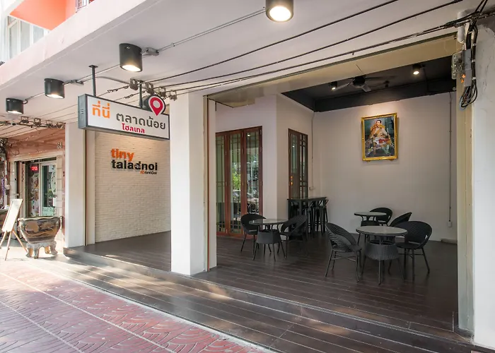 Tiny Taladnoi Hostel กรุงเทพมหานคร